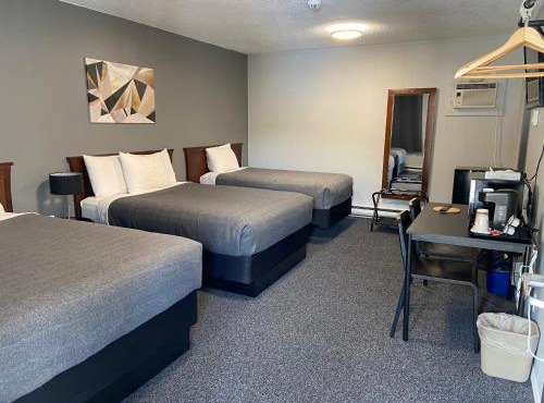 Monashee Lodge