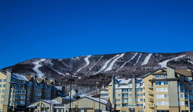 Mont Sainte Anne, Massif de Charlevoix, studio ski IN ski OUT Quebec city