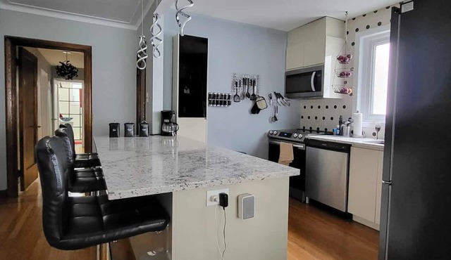 Montreal lower luxurious duplex