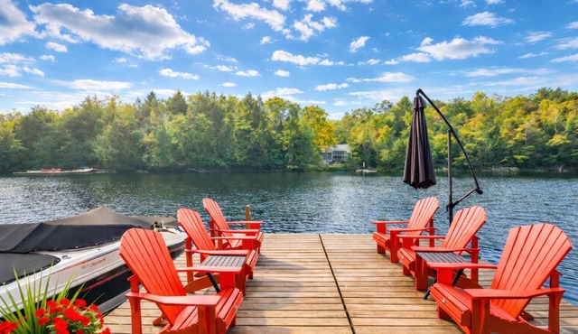 Moon River Cottage in Bala | BBQ, Canoes & Kayaks