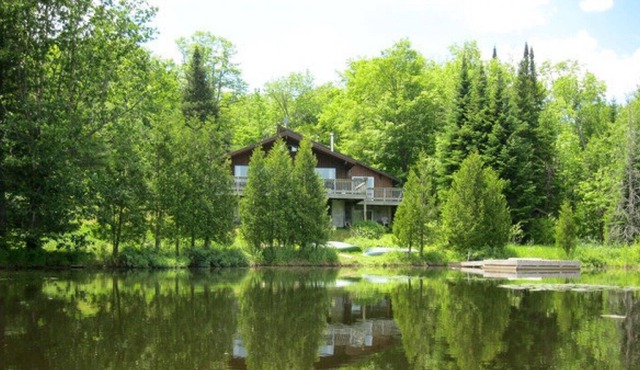 Morin Heights Beautiful LAKEFRONT Ski Chalet - Available now