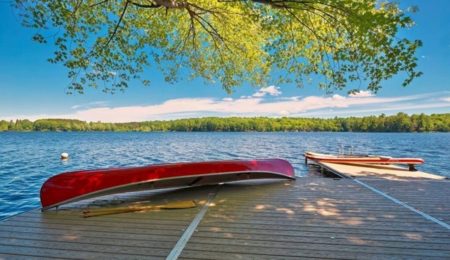 Muskoka Autumn Escape Campfire, Games, Netflix