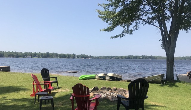Muskoka Point Zen - Lake Beach HotTub Wifi Toys. SUMMER MINIMUM 3 Nights