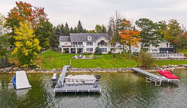 Muskoka Style Luxury Cottage