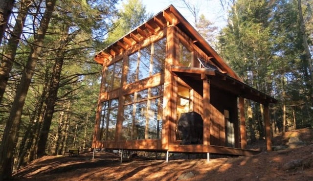 Nature eco-lodge with water view: La Mésange