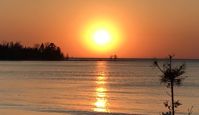 Near the Beach Bungalow in Port Elgin.30 sec walk to a sandy Lake Huron beach