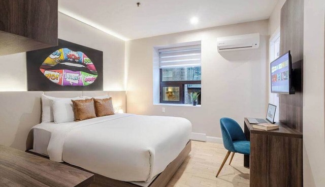 Nest Queen – Downtown MTL Stay
