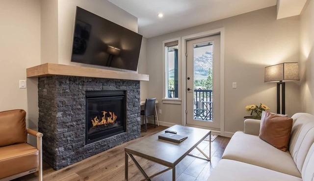 New 1Bd Luxe King Suite with Superb Mtn View