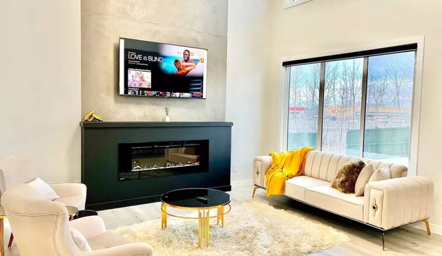 New 5BDRM Luxury Home | Fireplace | AC | Sleeps 13
