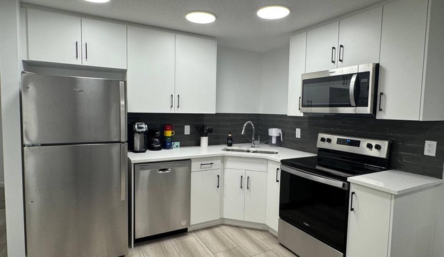 New Cozy 2 BR suite w/king bed