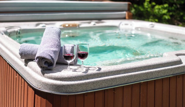 NEW! Grand Timber Chalet - Hot Tub & Billiard