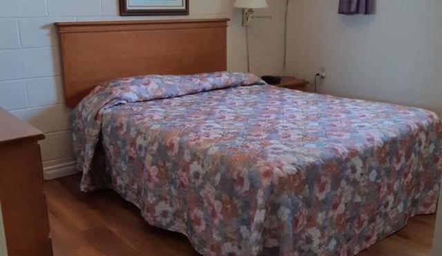 New London Bay Motel - One-Bedroom Apartment #6