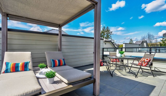 New Luxury 3br/3ba Townhome +Office +Gym +Patios!