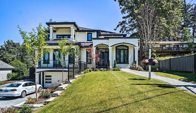NEW! Luxury Vancouver Home w/Patio and Views of Dwtn