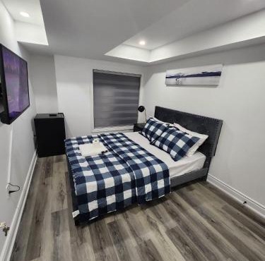 New Modern room in Innisfil