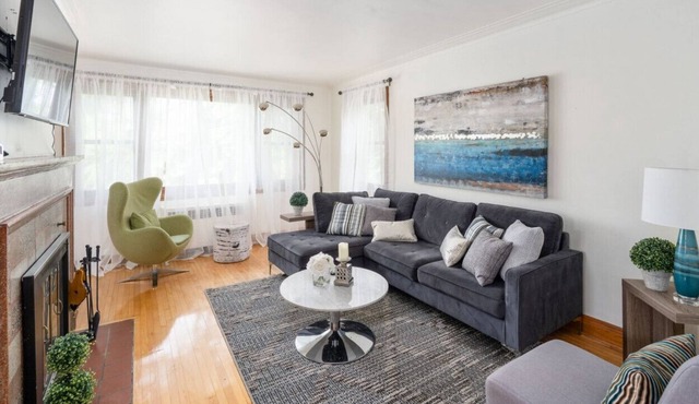 New Peaceful 3 Bedrooms unit/Free Parking