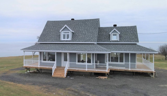 * NEW* Private beach and Gaspesian charm in the heart of Baie des Chaleurs