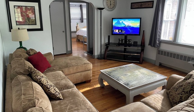 NEW: Spacious & Convenient Hideaway!Centrally located & 10 min from airport!
