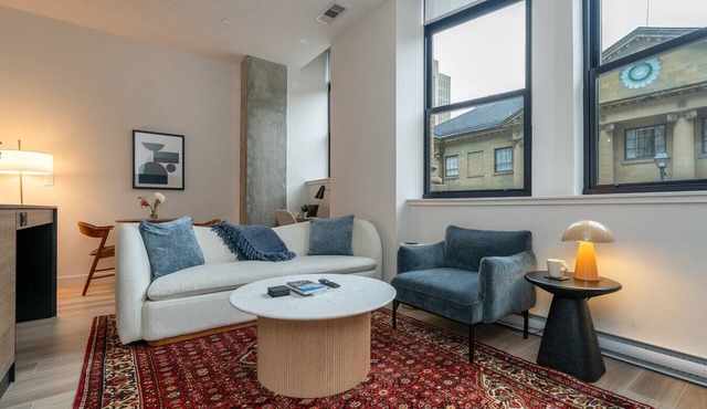 *NEW Stylish 2B/1B Downtown Halifax