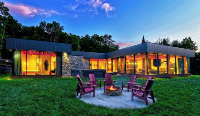 NEW! Villa Woodland | 7 Bedrooms | 4000 sq.ft Modern Villa | Hot Tub & Fire Pit | Near Resort