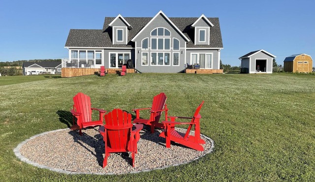 New waterfront vacation home near Cavendish. 3+ night bookings. Sleeps 10.