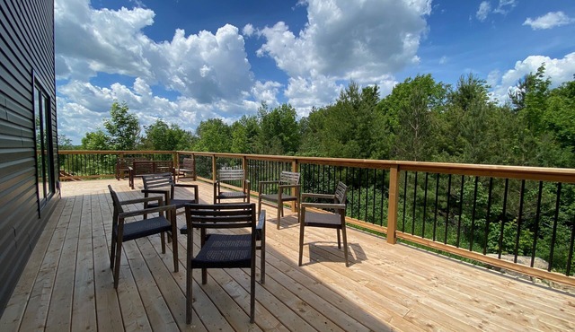 Newer build - ready for spring & summer guests!