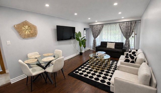 Newly Reno’d 3BR Bungalow w/Backyard Volleyball Set—Near TTC & Rogers Stadium!