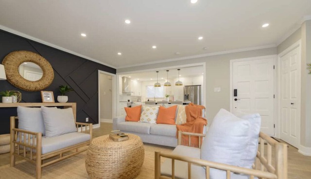 Newly Renovated Cozy Vacation Home in Owen Sound