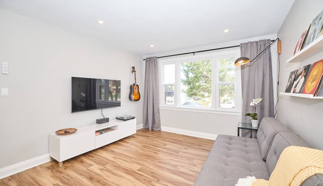 Newly Renovated in the Heart of Niagara