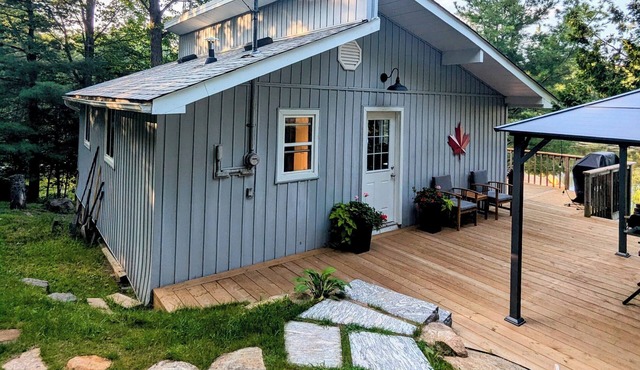 Newly Renovated Lakefront Cottage in Muskoka | Fast WiFi | Sleeps 8