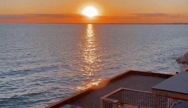 Newly Renovated! Paradise Point Lake House