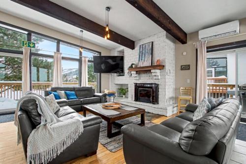 Northview-Blue Mountain-Sauna-Firepit-Balcony-Parking