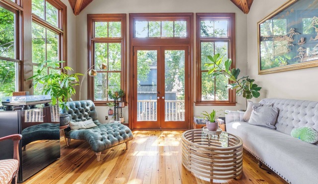 Oakwood Muse - Walkable, Back Patio, Bidet, Bikes!