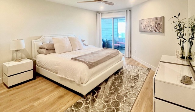 Ocean Front Suite w/Spa Like Bath, Gorgeous Views & Access to Resort Amenities