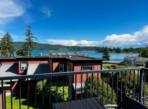 Ocean View Townhome - Sooke Harbour Marina