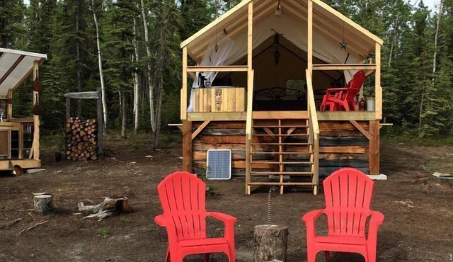 Off-Grid Yukon Glamping Retreat for Couples