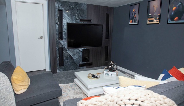 One-bedroom guest suite with private entry