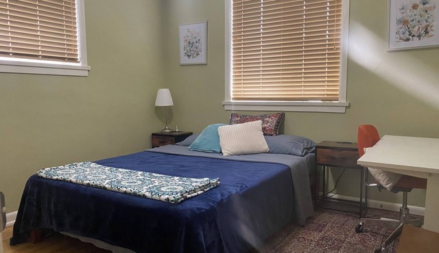 One Bedroom in Apt near UofC and SAIT