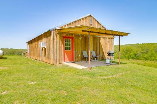 Ozark Mtn Views: Secluded Everton Retreat