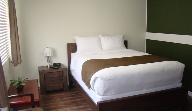 Paddock Inn