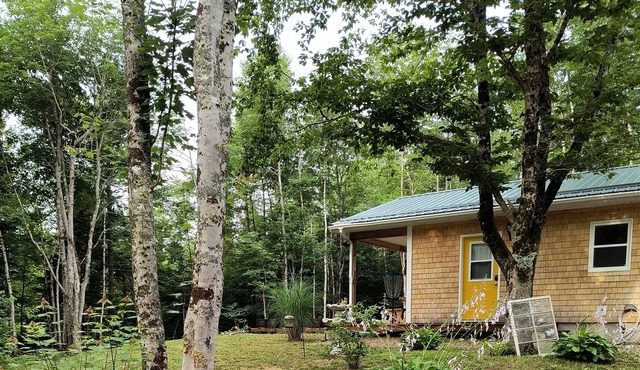 Peaceful 2 bedroom home with lake access in the beautiful Annapolis Valley