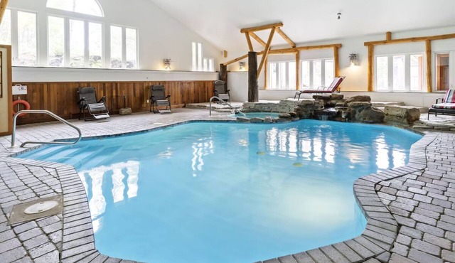 Peaceful 2-Unit Forest Escape w/Spa, Fireplace Near Wolf River & Mauricie Park
