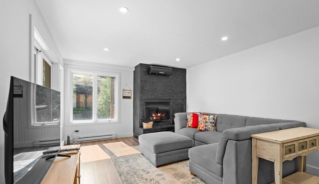 Peaceful Condo with Stunning Mountain & Lake Views