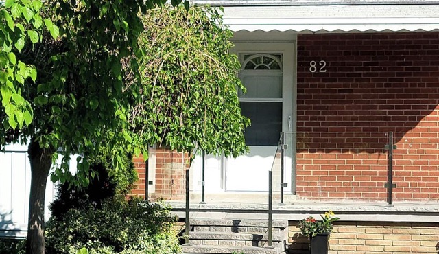 Peaceful, relaxing 3-bedroom house with a big backyard in Newmarket