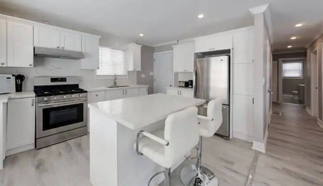 🌼Perfect New Large 4 bedroom Home with free parking 🌺
