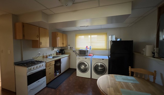 Perfect place to be away from big city yet close and close to Edmonton airport