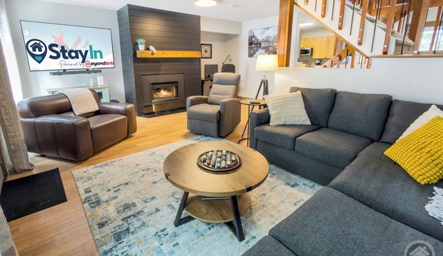 Pet-friendly Silver Birch unit w/private hot tub