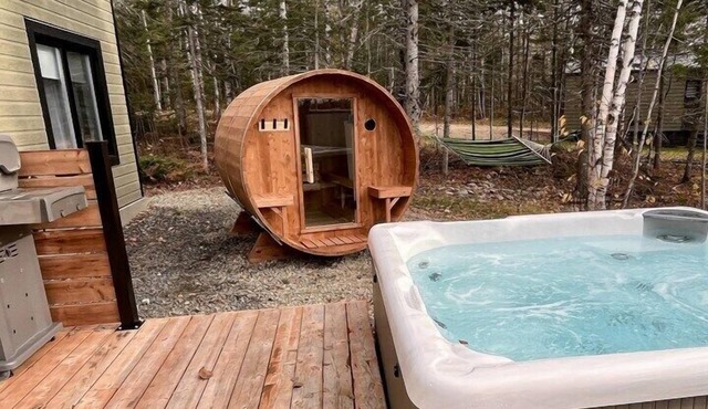 Petite Charlevoix 2: Sauna, Fire & Hot Tub