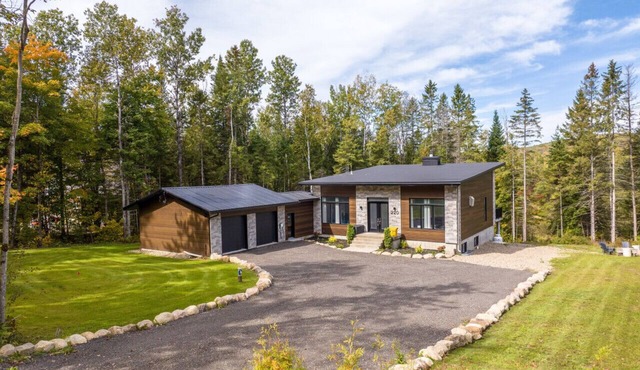 Piece Of Heaven |Hot Tub | 16 Guests |Pool Table