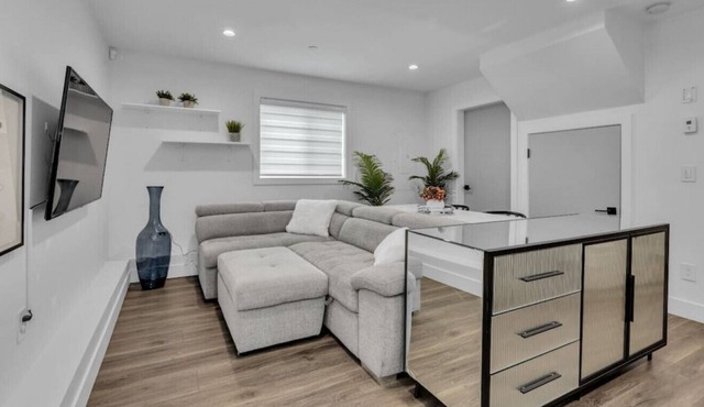 Pleasant 1-Bedroom Laneway Home